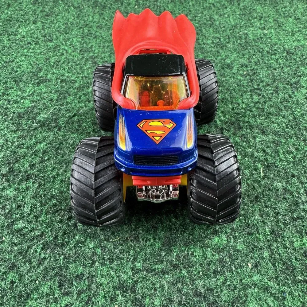 2008 HOT WHEELS MONSTER JAM SUPERMAN 50/75 BLUE MJ78